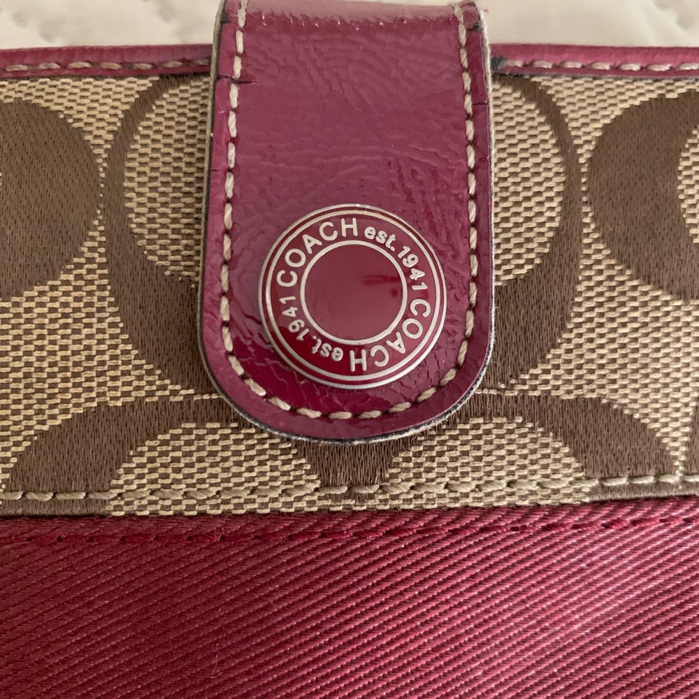 Coach Wallet. 7.5 inches. Used.